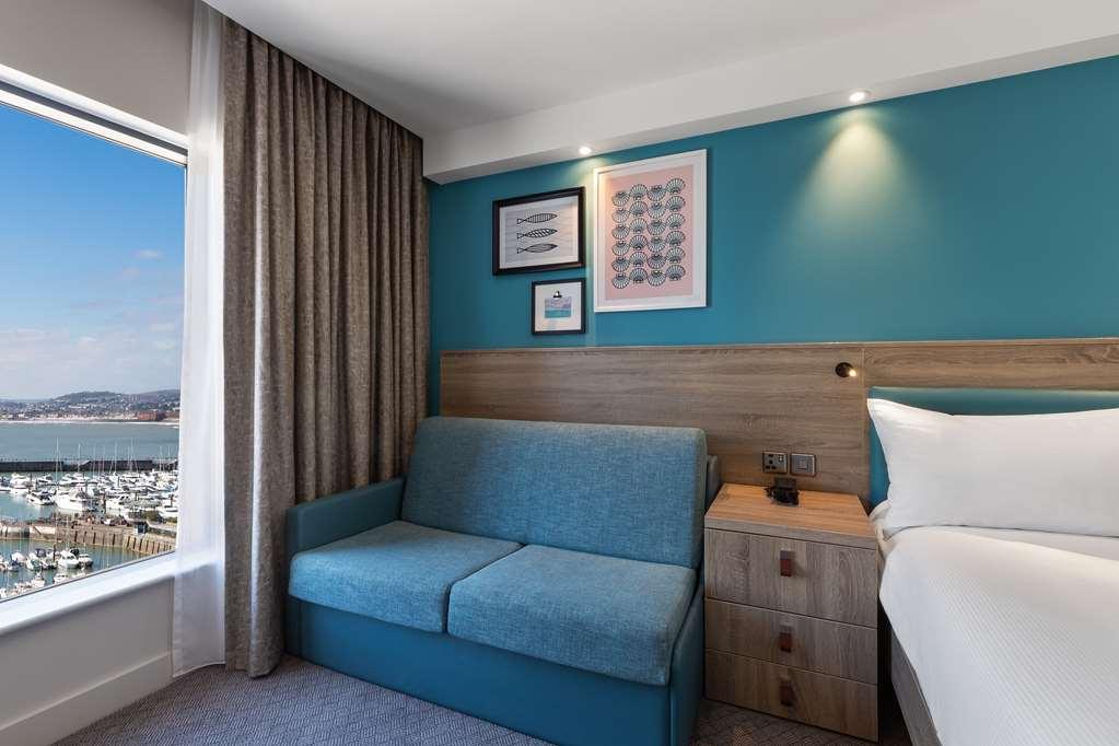 Hampton By Hilton Torquay Hotel Room photo